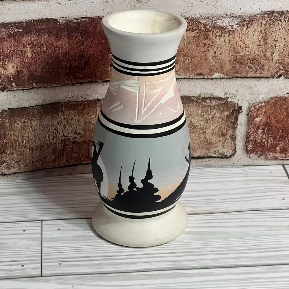 Vintage Handmade Handpainted And Engraved Navajo Vase Artist Signed By Jaycee